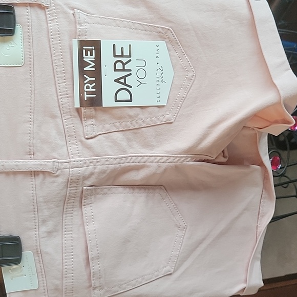 Girls sz 10 Celebrity Pink cuffed shorts in pink. - Picture 4 of 4